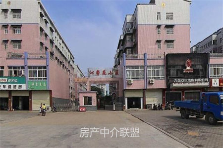 齐都嘉园一楼带院三室112万可按揭